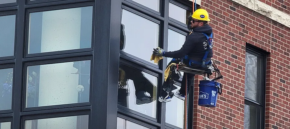 Commercial storefront window cleaning by Starbrite